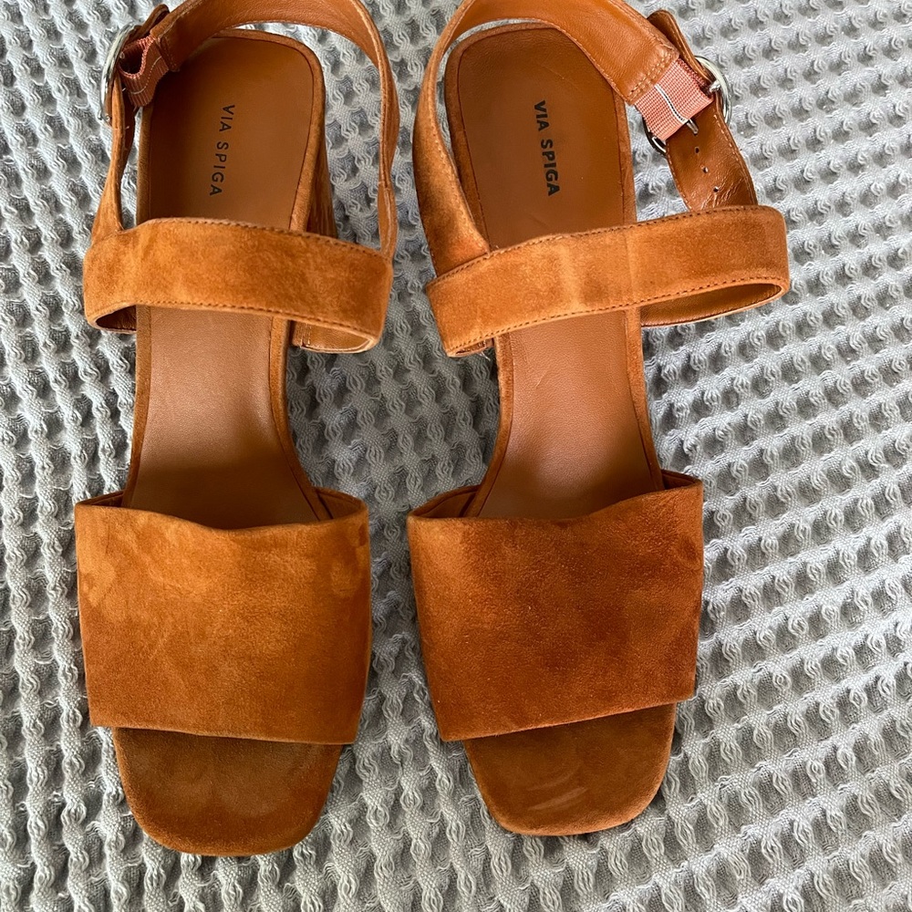Via Spiga brown suede sandal with block heel